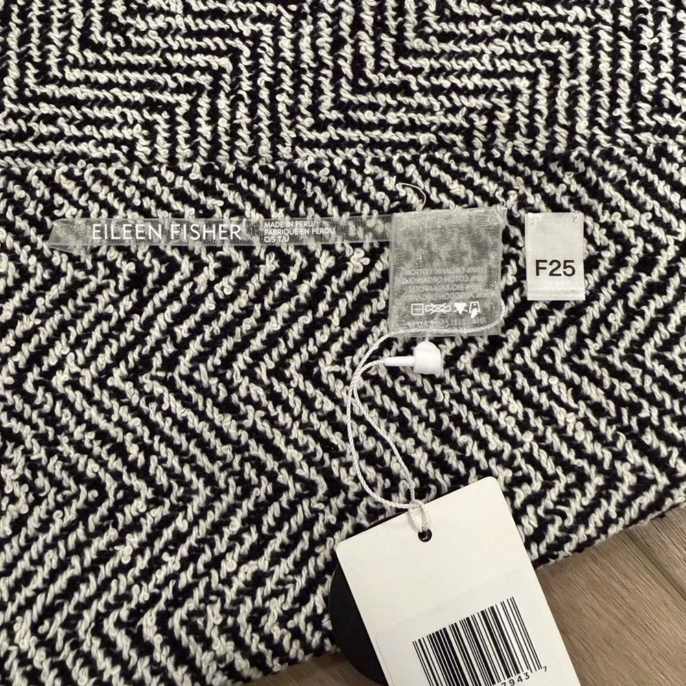 NWT Eileen Fisher $168 Handloomed Organic Cotton Herringbone Scarf